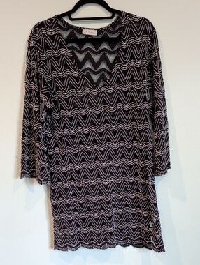 J. Valdi Black Zigzag V-Neck Knit Tunic with White Stitching L